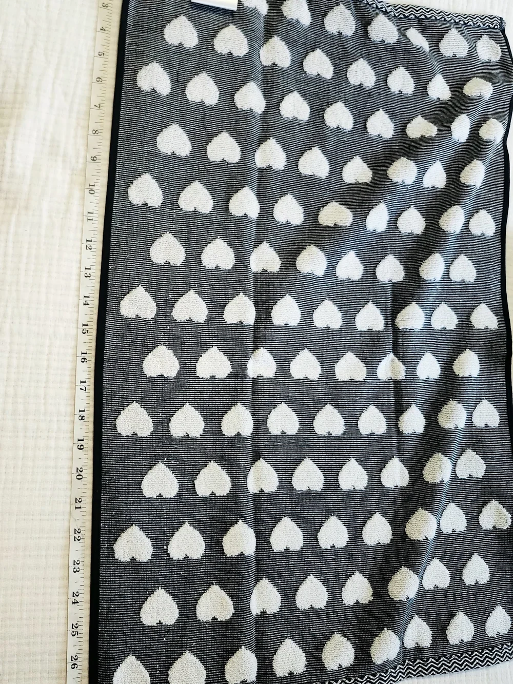 Isaac Mizrahi Black and White Heart Kitchen Towels